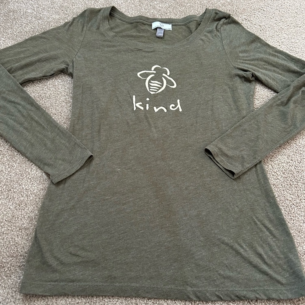 Bee Attitudes long sleeve shirt size L